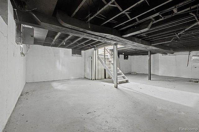 8849 Whitcomb Street, Detroit, MI 48228