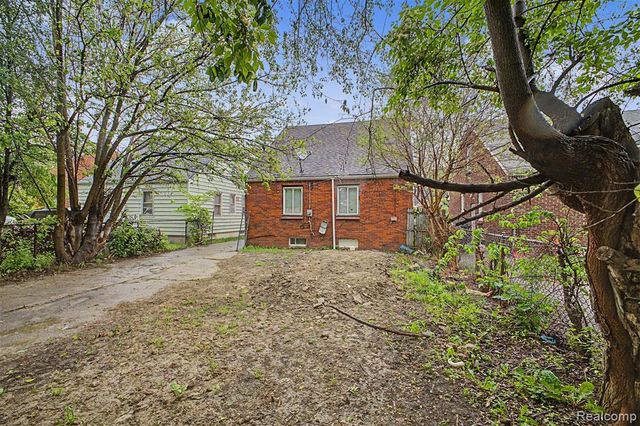 8849 Whitcomb Street, Detroit, MI 48228