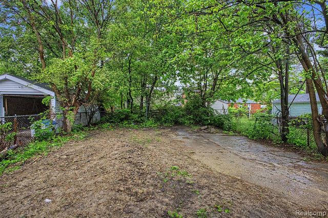 8849 Whitcomb Street, Detroit, MI 48228