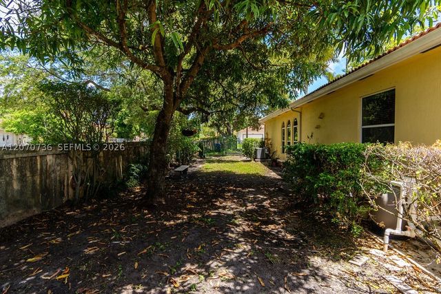 2610 SW 112th Ct, Miami, FL 33165