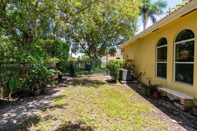 2610 SW 112th Ct, Miami, FL 33165
