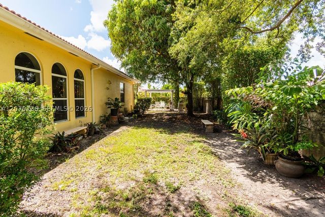 2610 SW 112th Ct, Miami, FL 33165