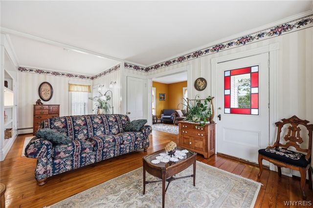 67 Canada Street, Holland, NY 14080