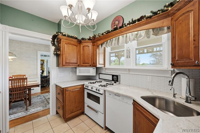 67 Canada Street, Holland, NY 14080
