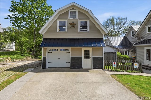 67 Canada Street, Holland, NY 14080