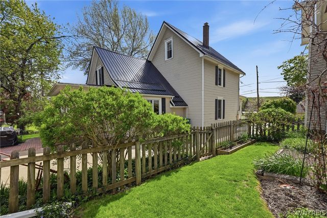 67 Canada Street, Holland, NY 14080