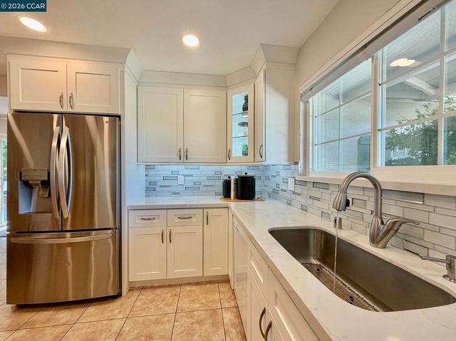 926 Sassel Avenue, Concord, CA 94518