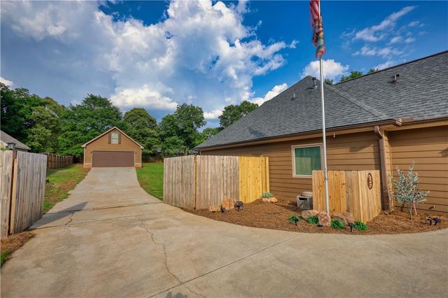 4207 Old Wood Drive, Conyers, GA 30094