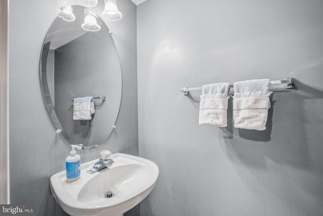 3342 WILTON CREST CT, Alexandria, VA 22310