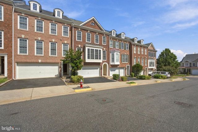 3342 WILTON CREST CT, Alexandria, VA 22310