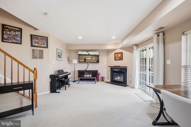 3342 WILTON CREST CT, Alexandria, VA 22310