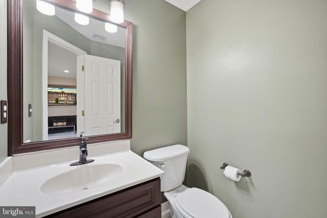 3342 WILTON CREST CT, Alexandria, VA 22310