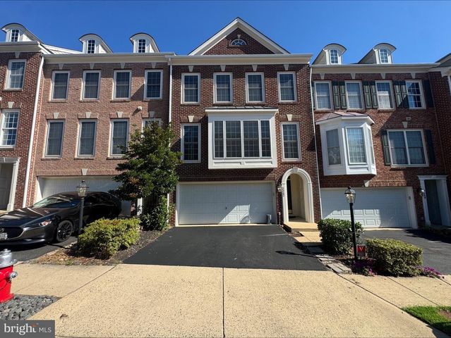 3342 WILTON CREST CT, Alexandria, VA 22310