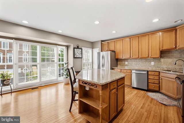 3342 WILTON CREST CT, Alexandria, VA 22310