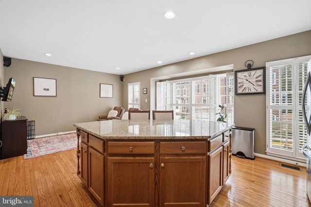 3342 WILTON CREST CT, Alexandria, VA 22310