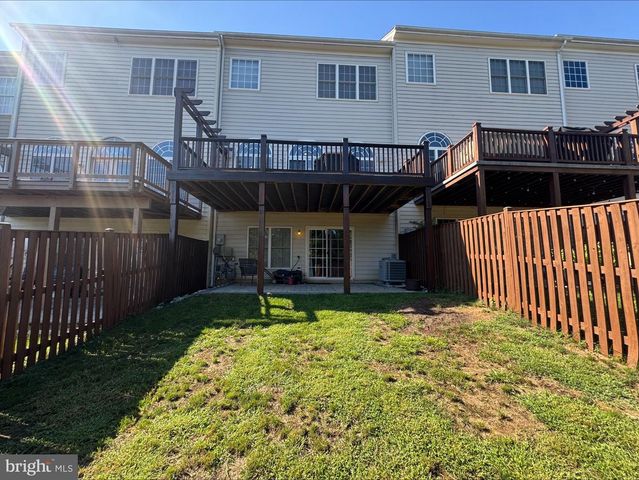 3342 WILTON CREST CT, Alexandria, VA 22310