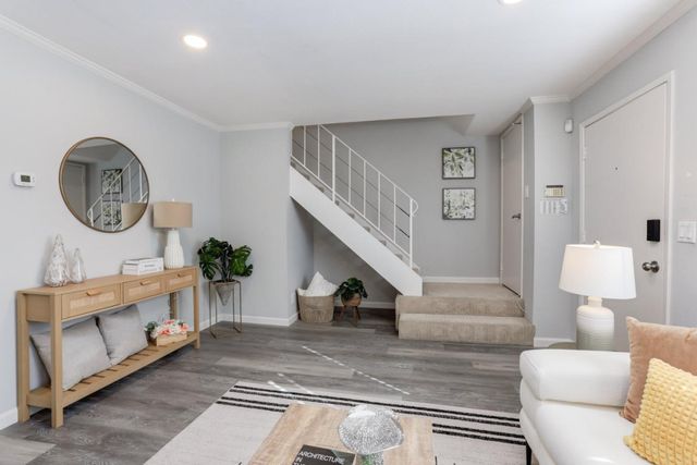 1912 Vinedale Square, San Jose, CA 95132