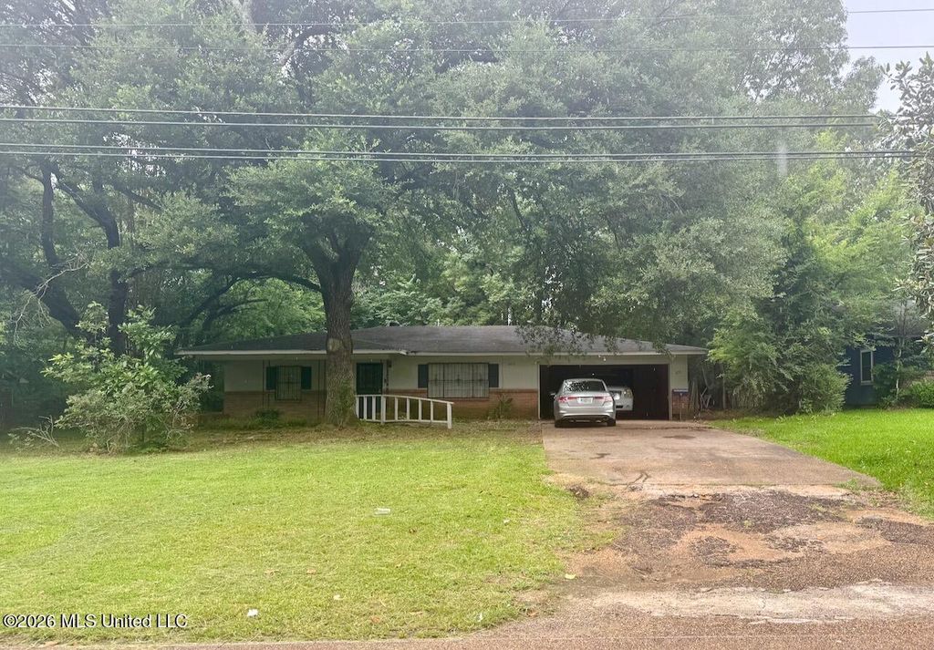 355 Magnolia Road, Jackson, MS 39209