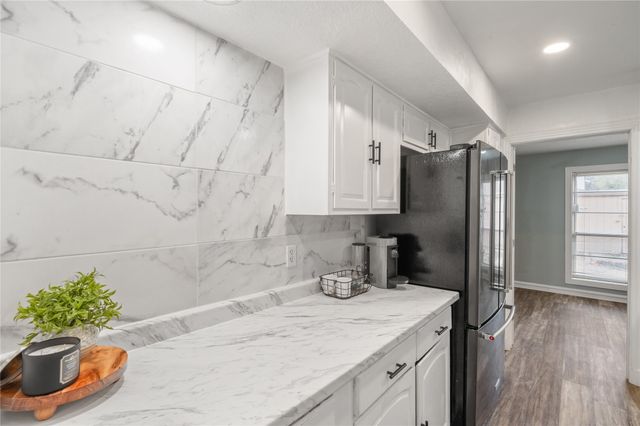 12748 Burninglog Lane, Dallas, TX 75243