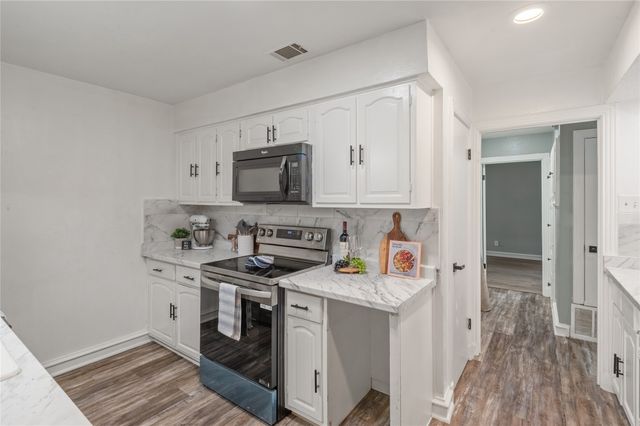 12748 Burninglog Lane, Dallas, TX 75243