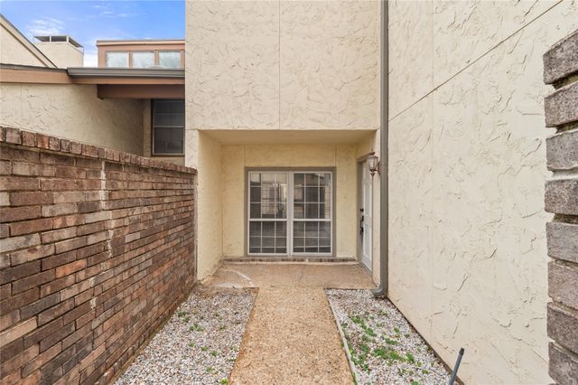 12748 Burninglog Lane, Dallas, TX 75243