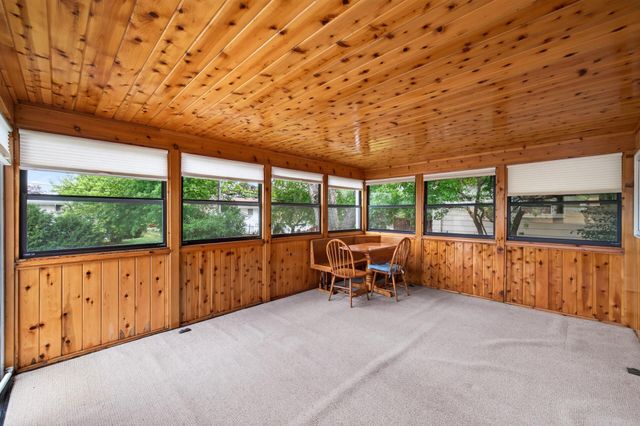 8616 34th Avenue N, New Hope, MN 55427