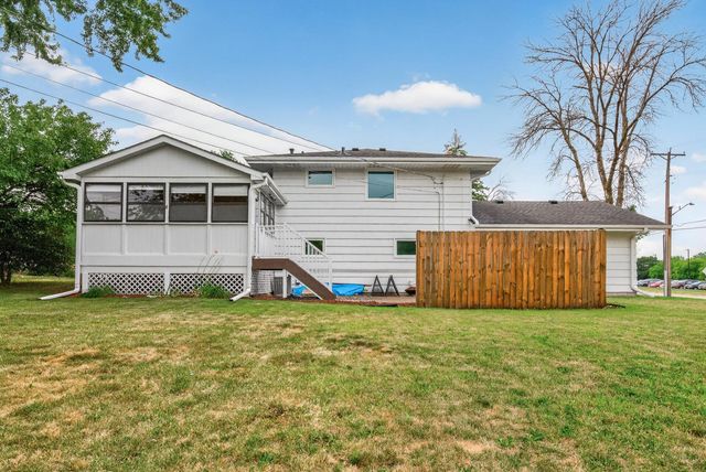8616 34th Avenue N, New Hope, MN 55427