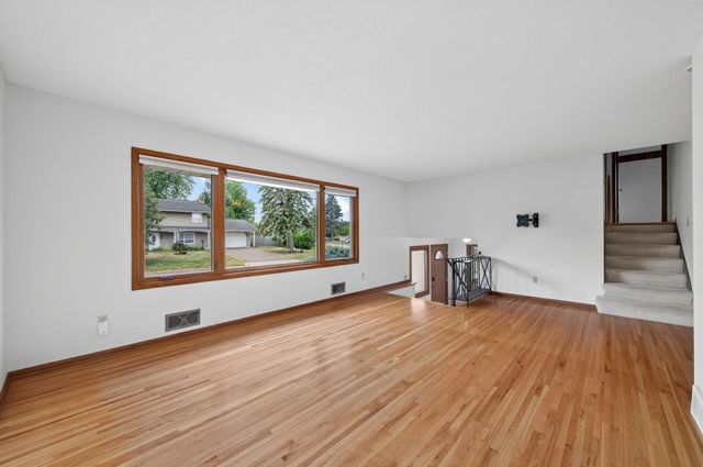 8616 34th Avenue N, New Hope, MN 55427