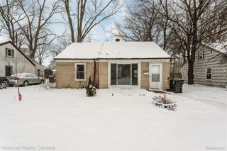 22141 Morton Street, Oak Park, MI 48237