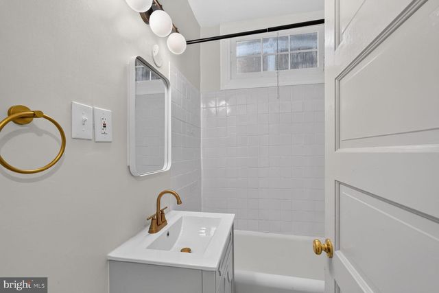 4025 KANSAS AVE NW, Washington, DC 20011
