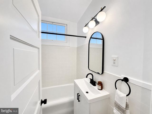 4025 KANSAS AVE NW, Washington, DC 20011