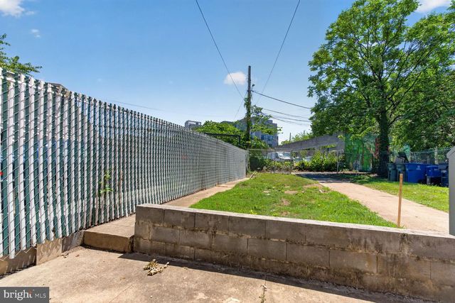 4025 KANSAS AVE NW, Washington, DC 20011