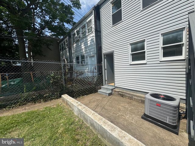 4025 KANSAS AVE NW, Washington, DC 20011