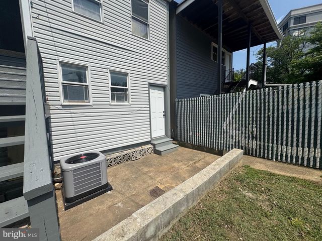 4025 KANSAS AVE NW, Washington, DC 20011