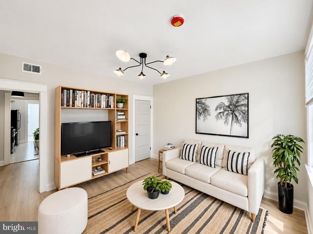 4025 KANSAS AVE NW, Washington, DC 20011
