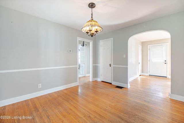 122 Bonner Ave, Louisville, KY 40207