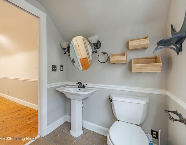 122 Bonner Ave, Louisville, KY 40207