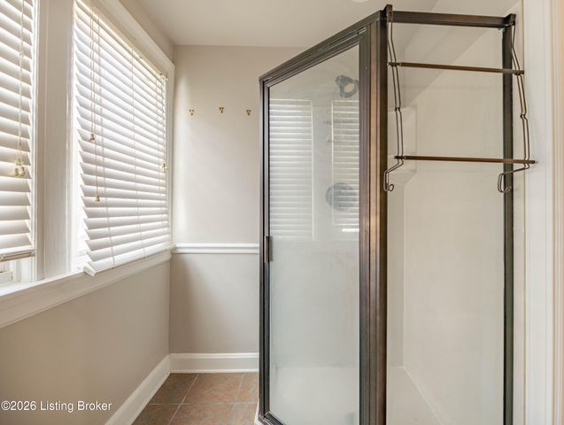 122 Bonner Ave, Louisville, KY 40207