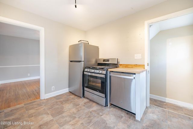 122 Bonner Ave, Louisville, KY 40207