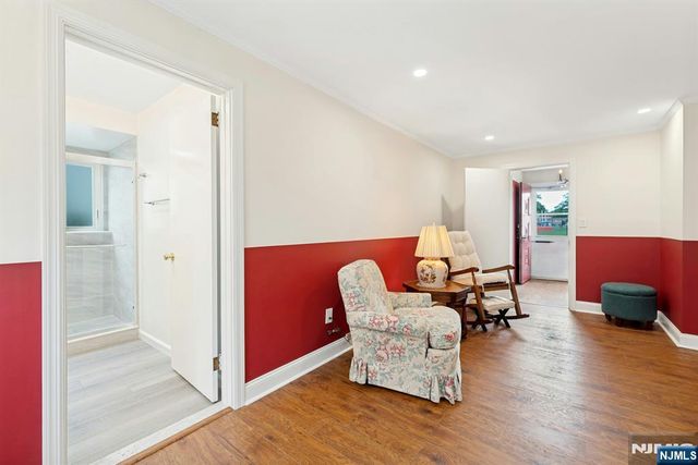 320 W Clinton Avenue, Bergenfield, NJ 07621