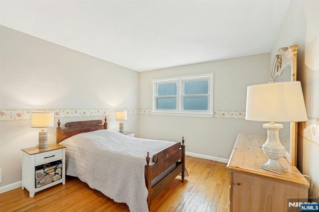 320 W Clinton Avenue, Bergenfield, NJ 07621