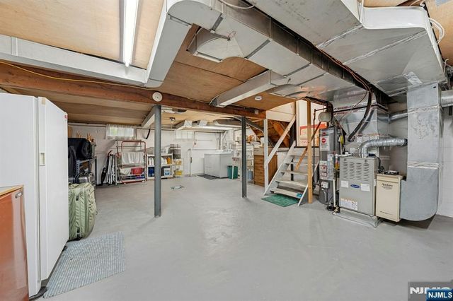320 W Clinton Avenue, Bergenfield, NJ 07621