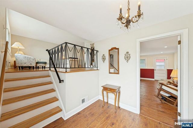 320 W Clinton Avenue, Bergenfield, NJ 07621