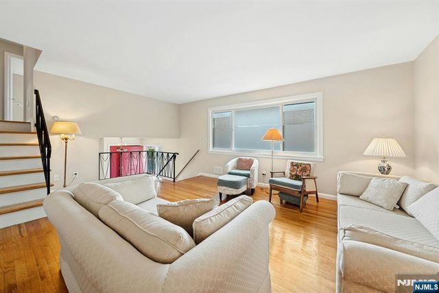 320 W Clinton Avenue, Bergenfield, NJ 07621