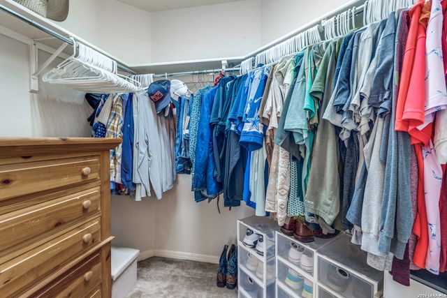 1325 Black Oak Dr, Schertz, TX 78154