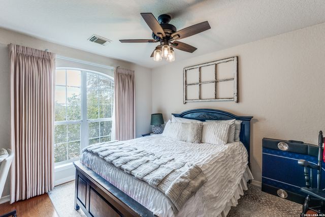 1325 Black Oak Dr, Schertz, TX 78154