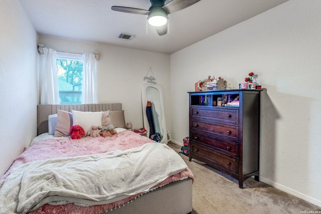 1325 Black Oak Dr, Schertz, TX 78154