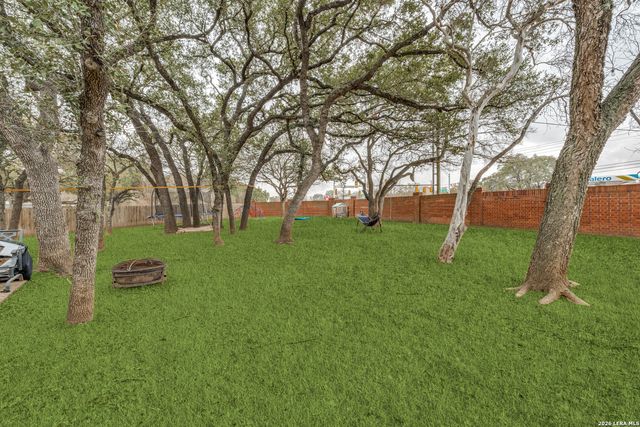 1325 Black Oak Dr, Schertz, TX 78154