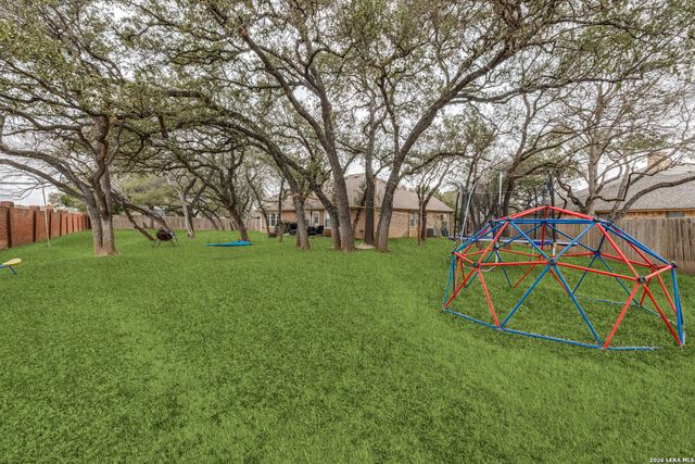 1325 Black Oak Dr, Schertz, TX 78154