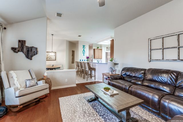 1325 Black Oak Dr, Schertz, TX 78154